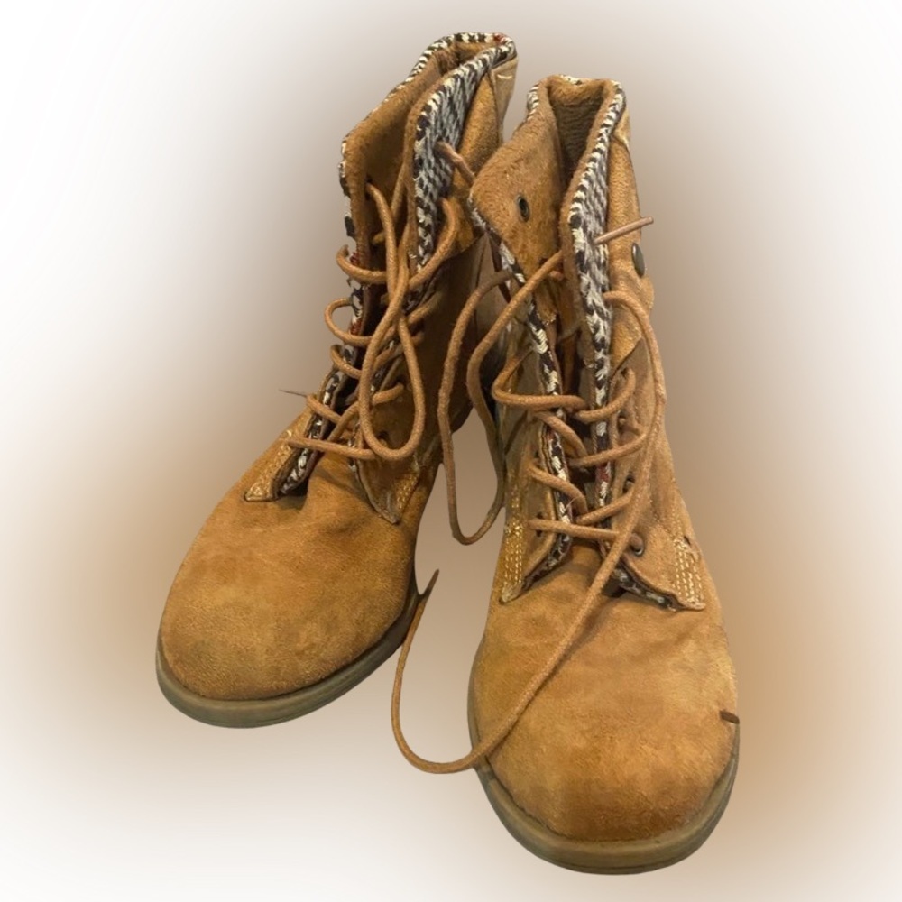 💥💥FLASH SALE💥💥 Women’s Brown Winter Boots 8